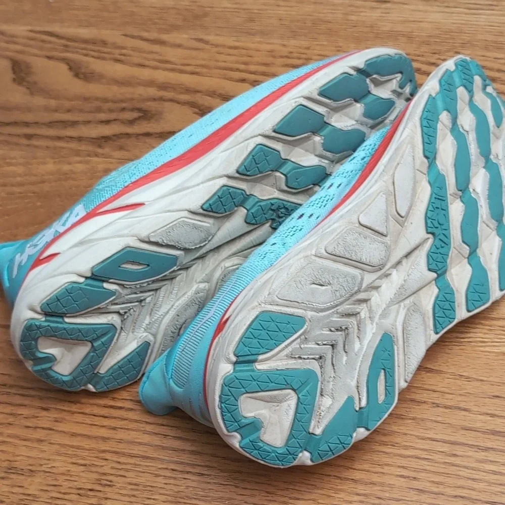 Hoka One One Clifton 8 Women's Running Shoes Light Blue Red White Size 10B
